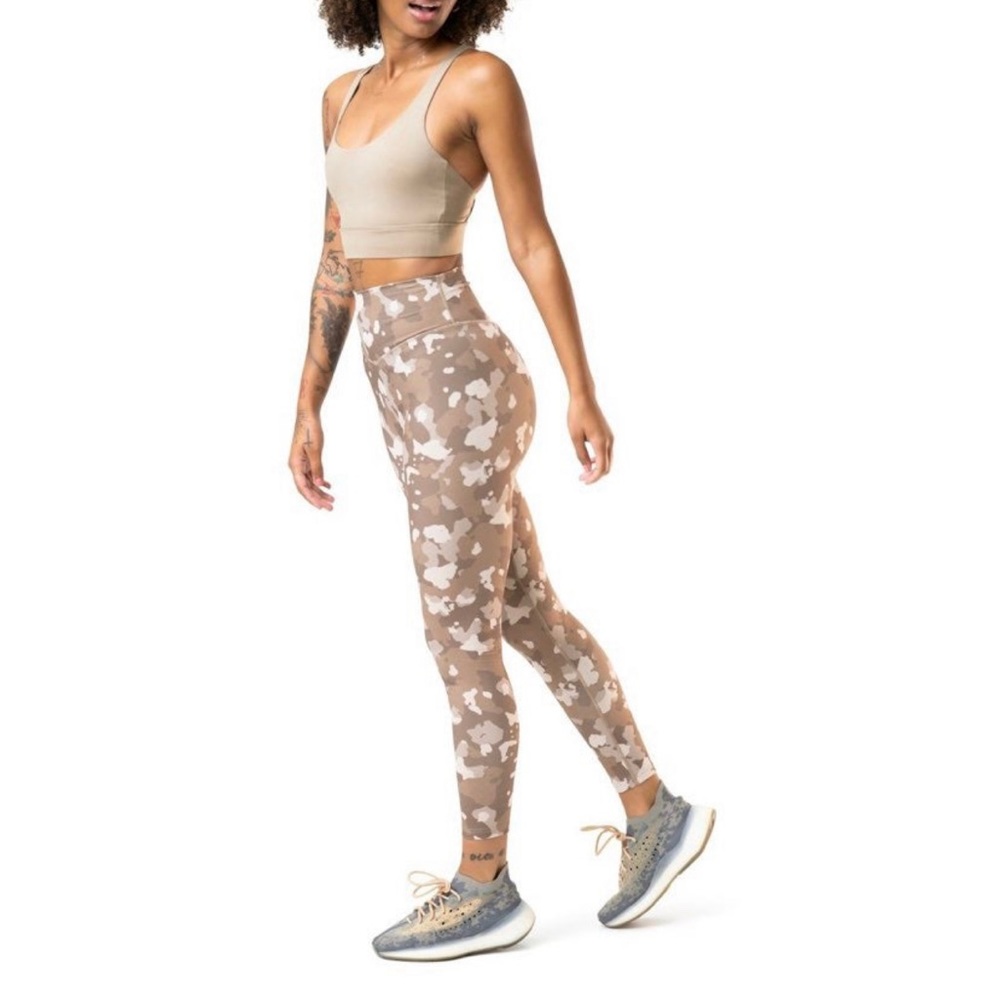 BALANCE ATHLETICA/ VITALITY CLOUD LEGGINGS-SMALL - BROWN & TAN CAMO PRINT